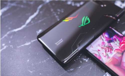 五杀超神还有专属神光特效？ROG游戏手机2这波操作无敌了